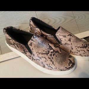 Alligator pattern slip on sneakers